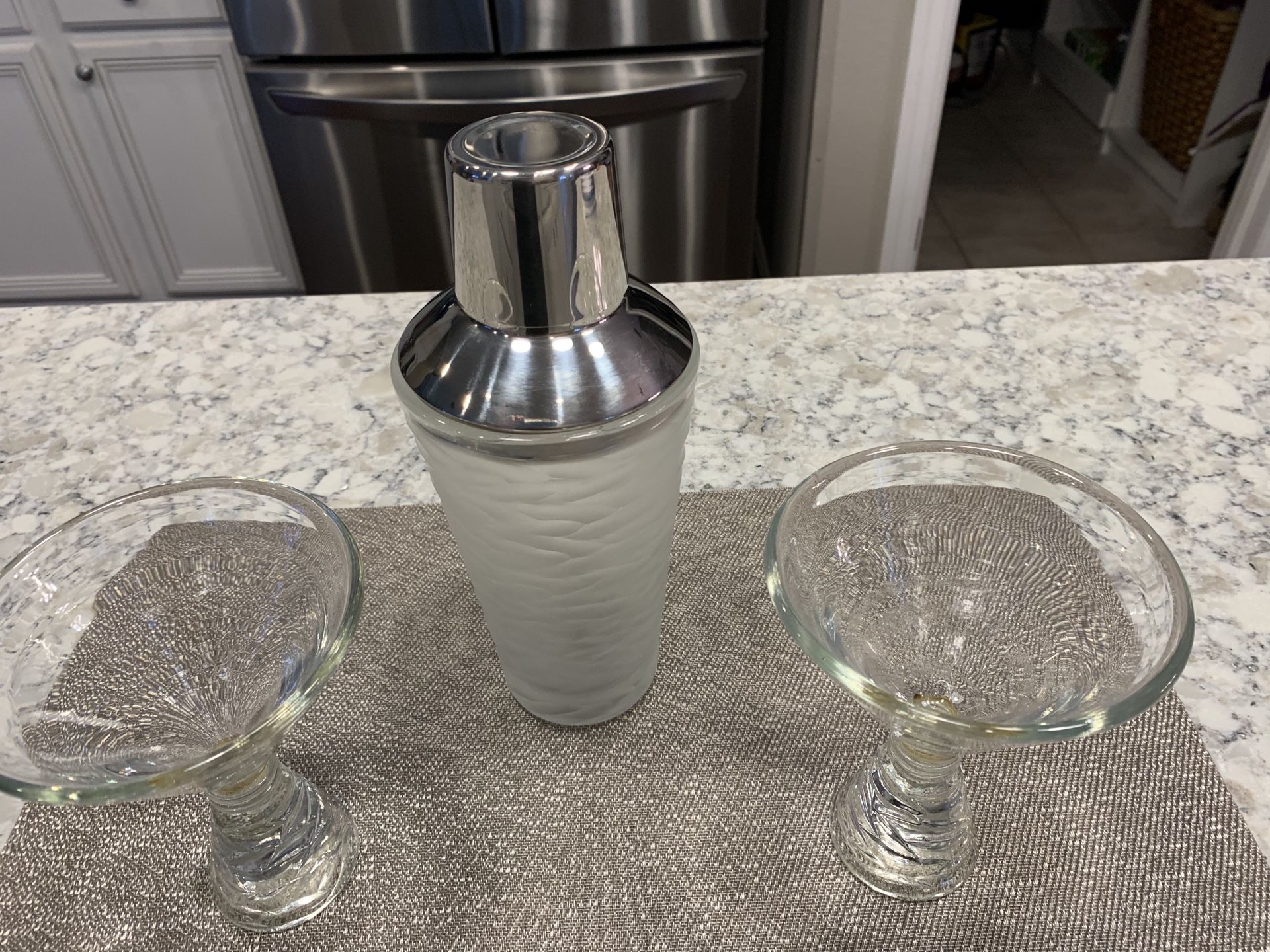 Cocktail Shaker & glasses