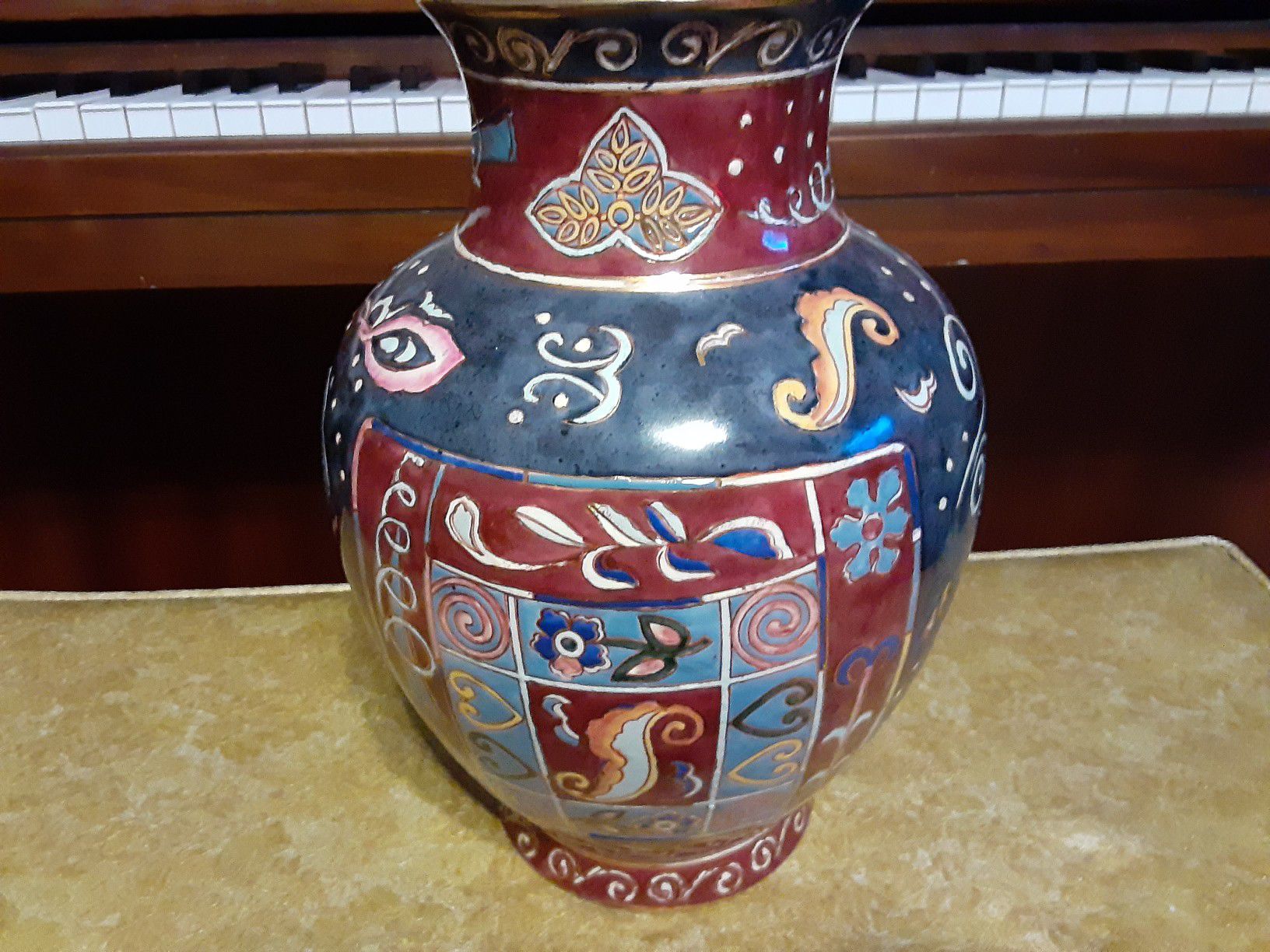 REALLY NEAT AND COLORFUL Vase 16 Inches Tall