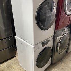 GE WASHER/ DRYER VENTLESS