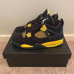 Jordan 4 Thunder