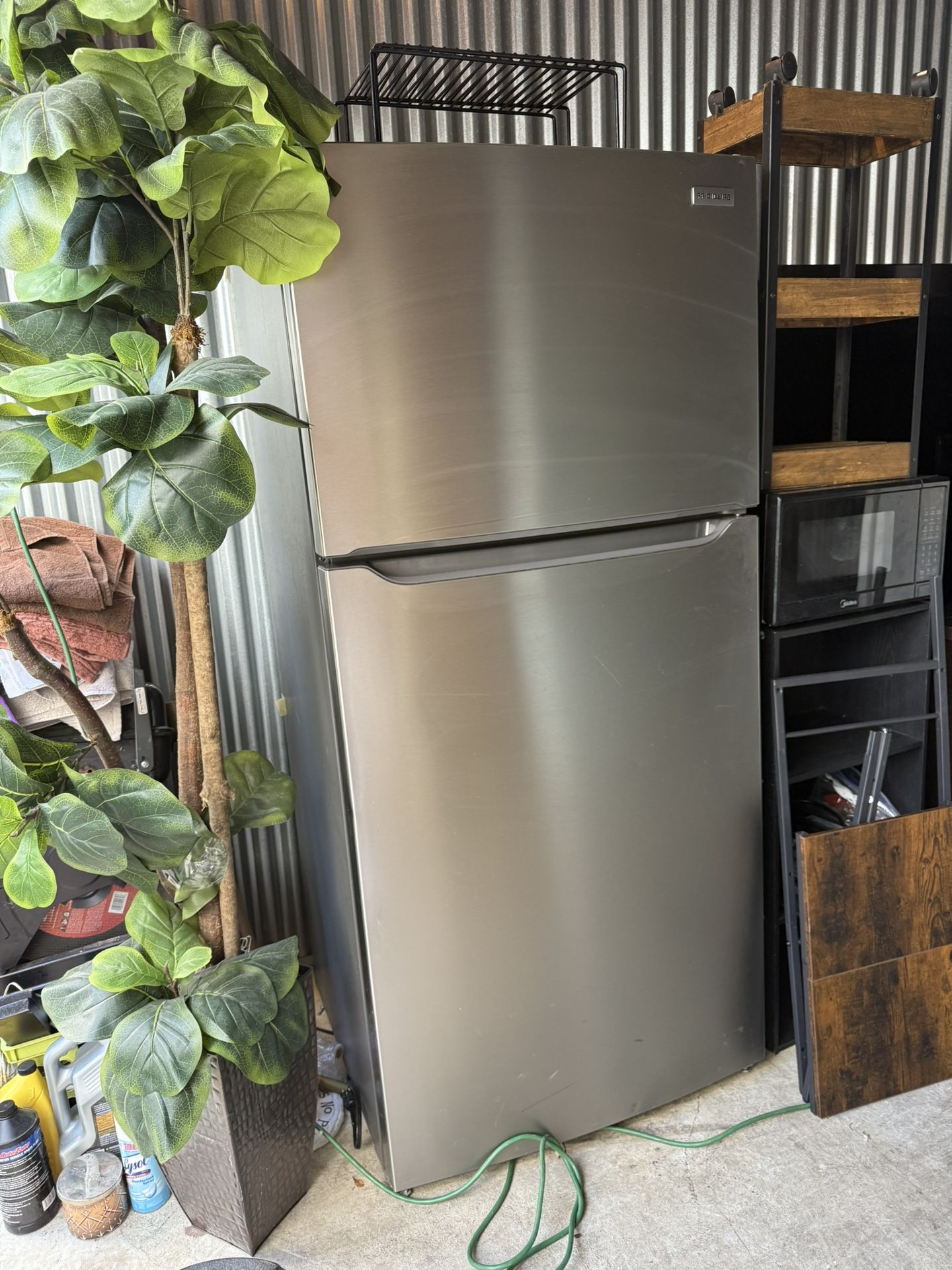 Great Condition Refrigerator 