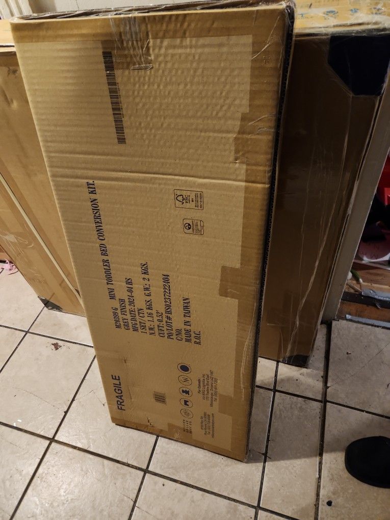 DaVinci 4 In 1 Crib Set