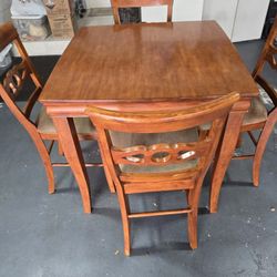 High Top Table W/ 4 Cushioned Chairs