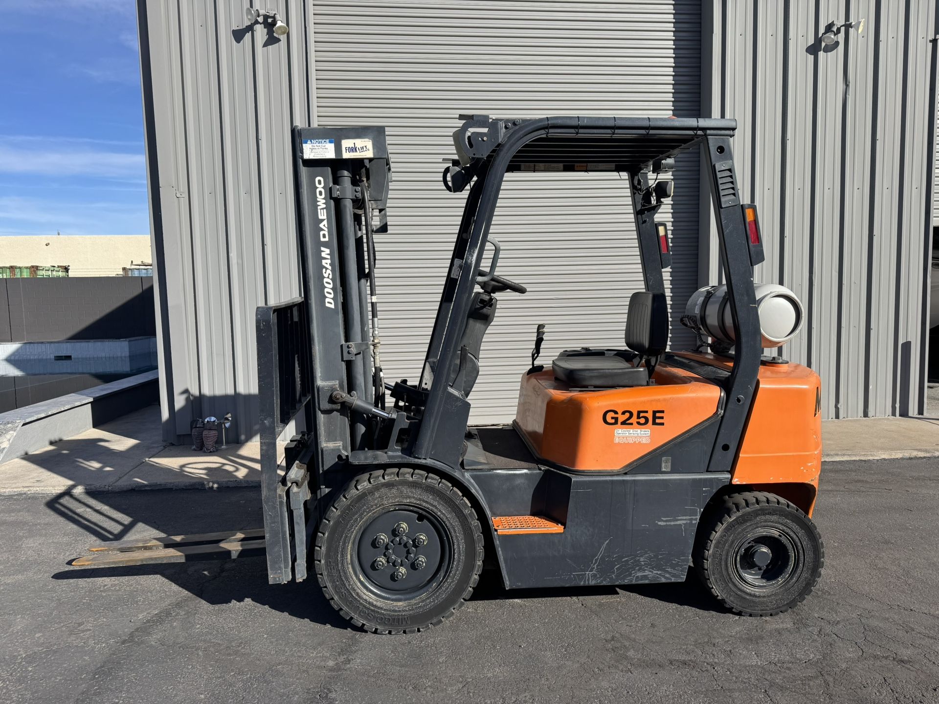 Doosan G25E Forklift