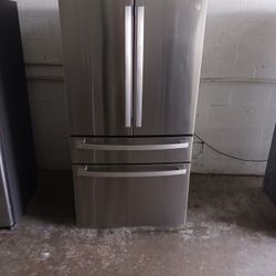 Counter-depth. French Door Refrigerator 