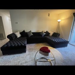 Tufted Dymond Velvet Sectional 