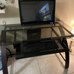 Computer Desk Glas Glass Gg! Very Good Condition $100 Only /  Mueble Desk Para Computer Solo $100  Glass 