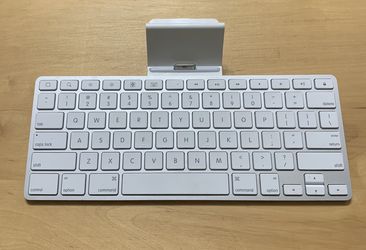 Apple 30 pin Keyboard Dock A1359