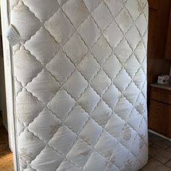 Colchon Queen Firme. 