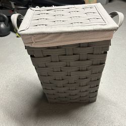 FREE - Baby Hamper/bathtub FREE