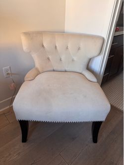 Modern Tufted Accent Chair | Cream Upholstered