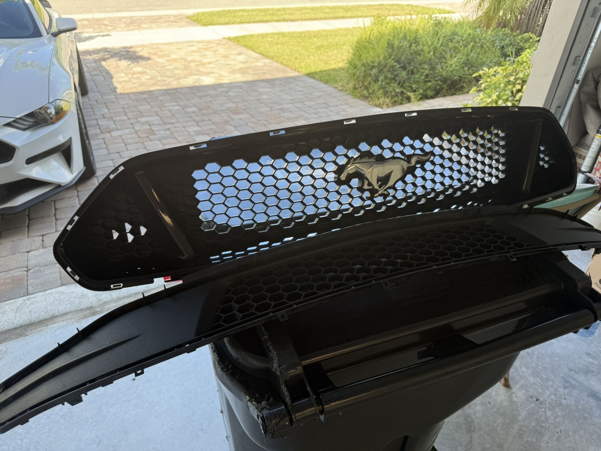 Top And Bottom Grill 