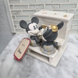 Hallmark Disney Mickey and Minnie Music to My Ears Trinket Box 
