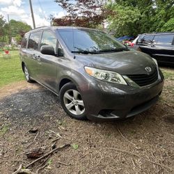 2011 Toyota Sienna