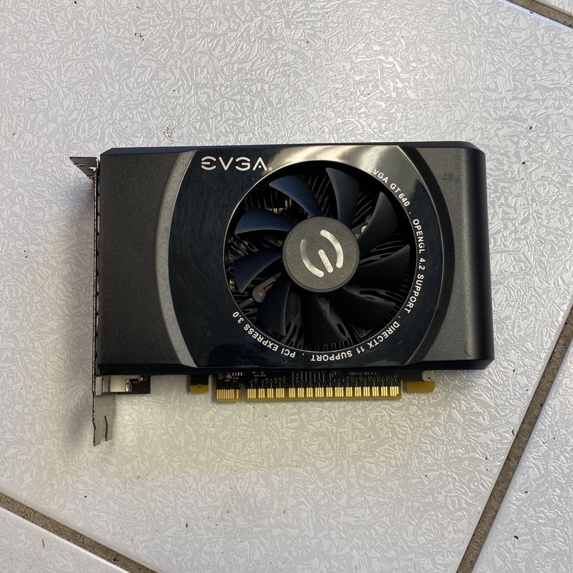 EVGA GEFORCE GT640 2GB VIDEO CARD USED IN GOOD CONDITION