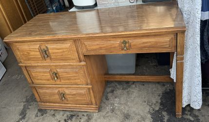 3 Price Set Desk & Bookshelf/dresser