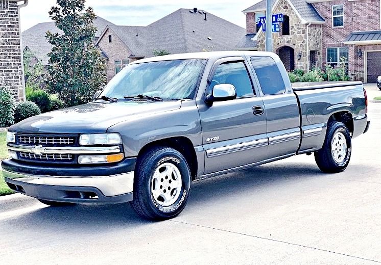 ֆ12OO 4WD CHEVY SILVERADO 4WD