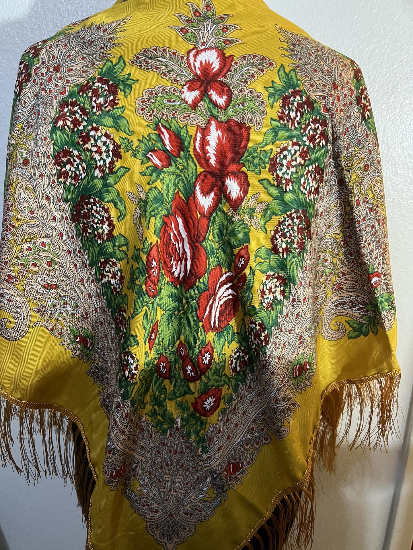 Beautiful gold russian shawl. (Last one)