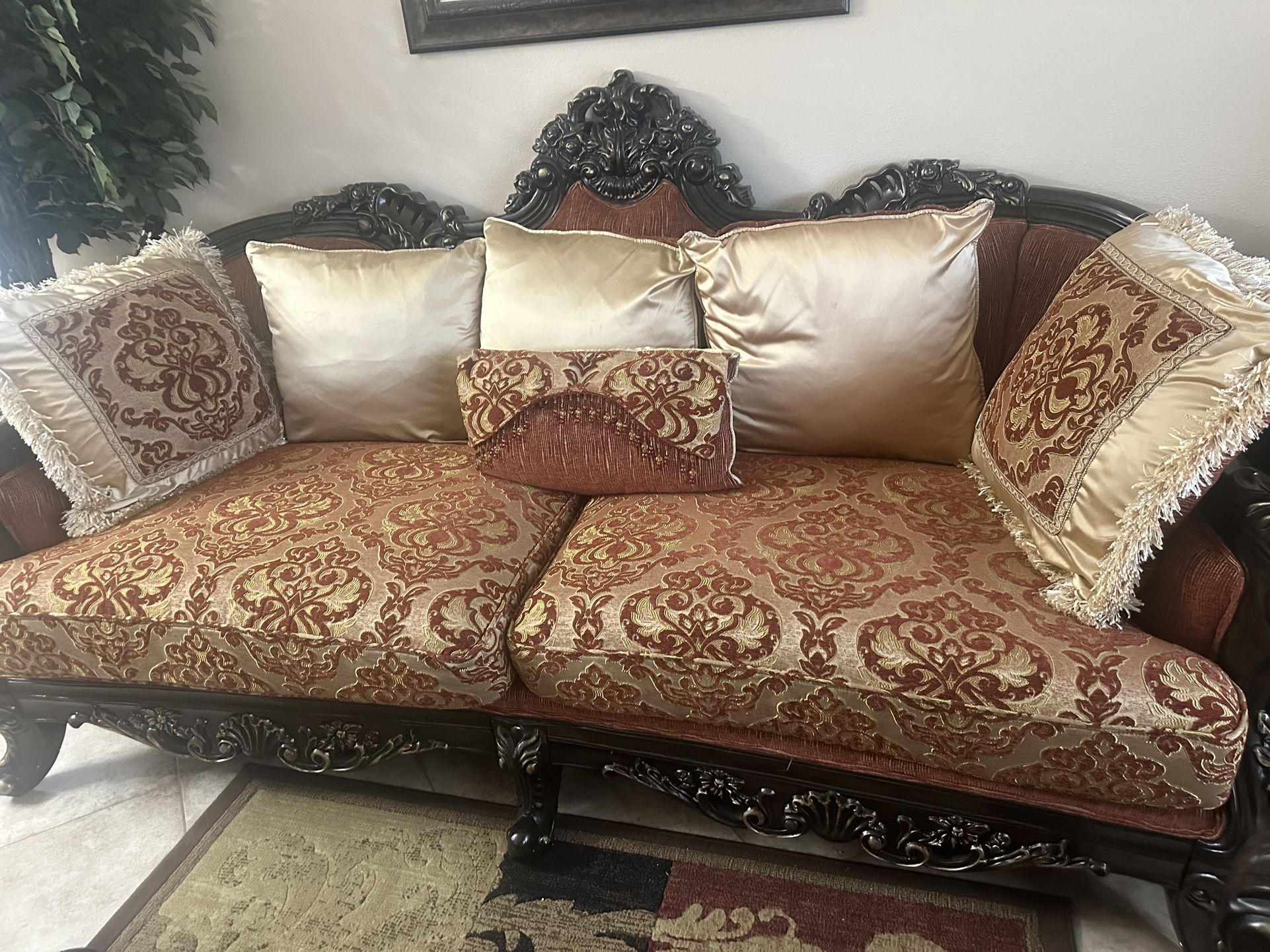 Living room and decorations 