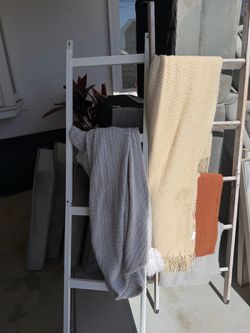 Blanket holder
