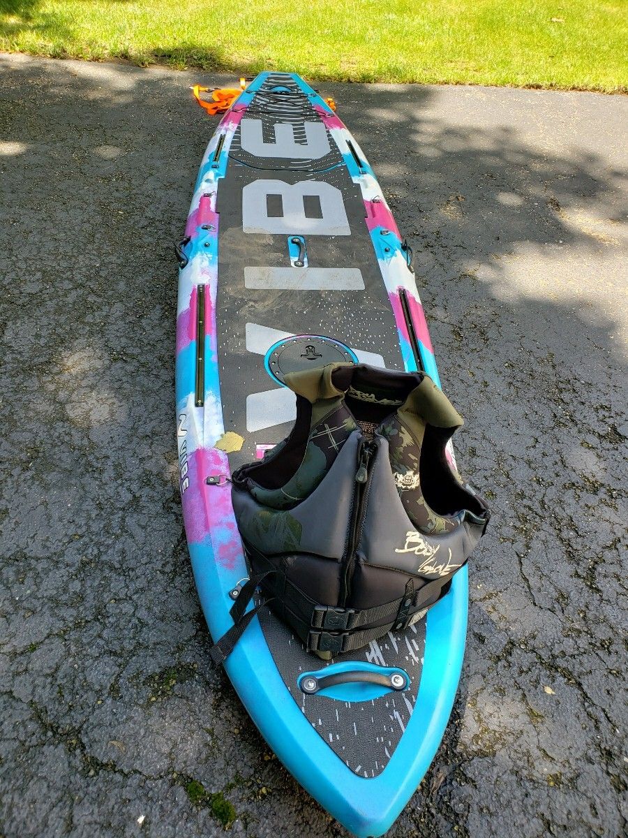 VIBE MAVERICK 120 FISHING SUP JAMBERRY COLOR KAYAK