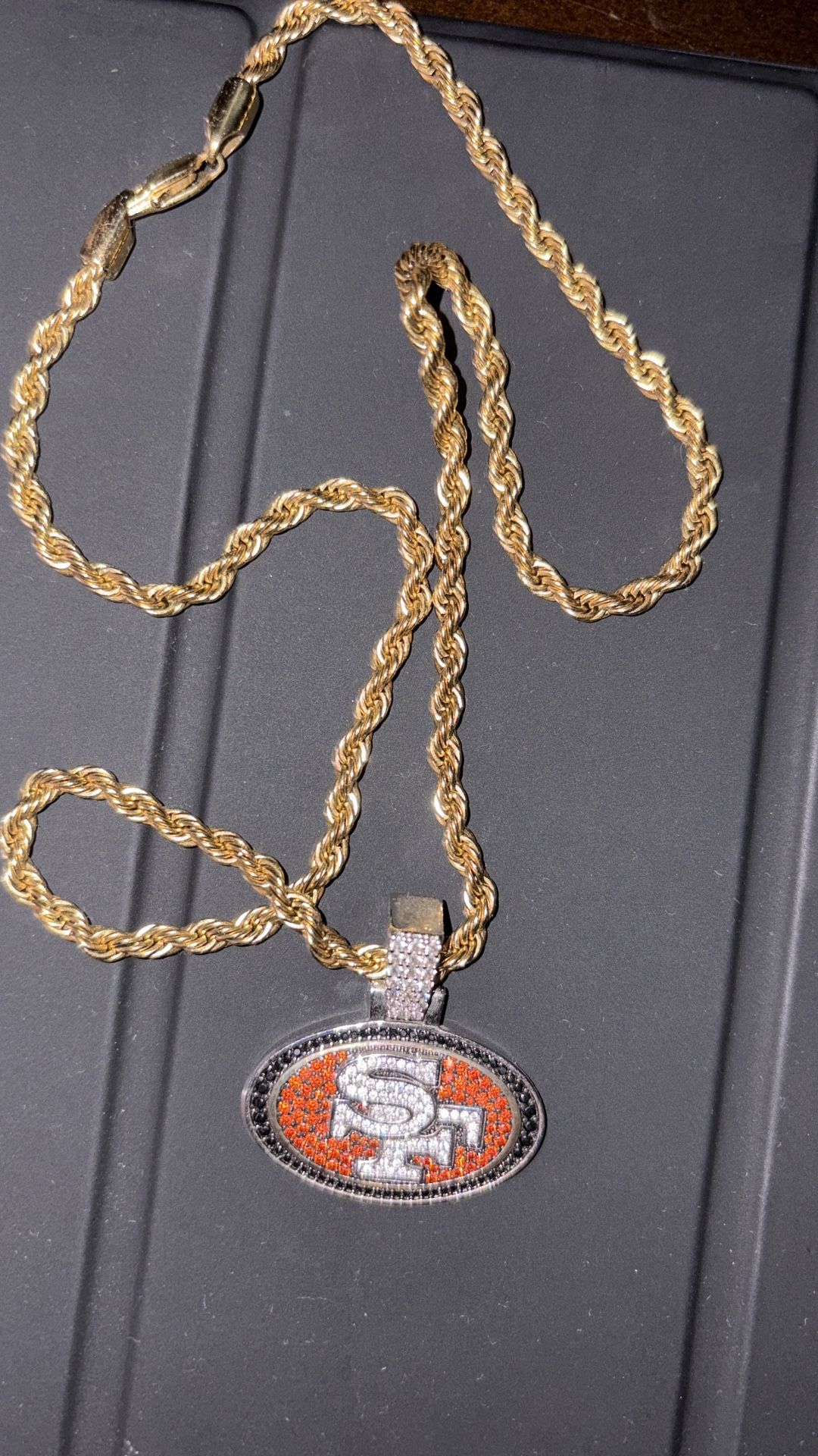 49ers GLD Pendant And Gold Chain