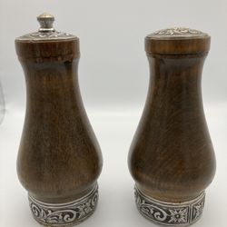 Vintage Salt & Pepper Grinder Set Wood With Silver Tone