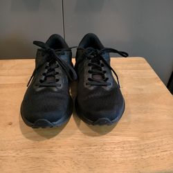 Women's/Youth tennis shoes