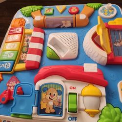 Fisher-Price Baby to Toddler Toy Laugh & Learn Around The Town Learning Activity Table with Music & Lights for Infants Ages 6+ Months​ (Amazon Exclusi