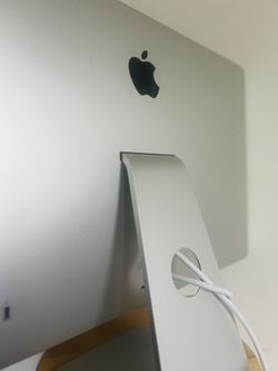 Apple 27" Thunderbolt Display MC914LL/A Widescreen LCD Monitor