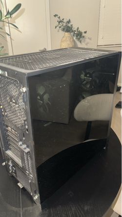 Custom Built Gaming PC - Can Handle High FPS