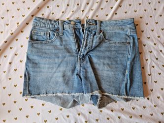 Old navy light wash denim shorts size 4