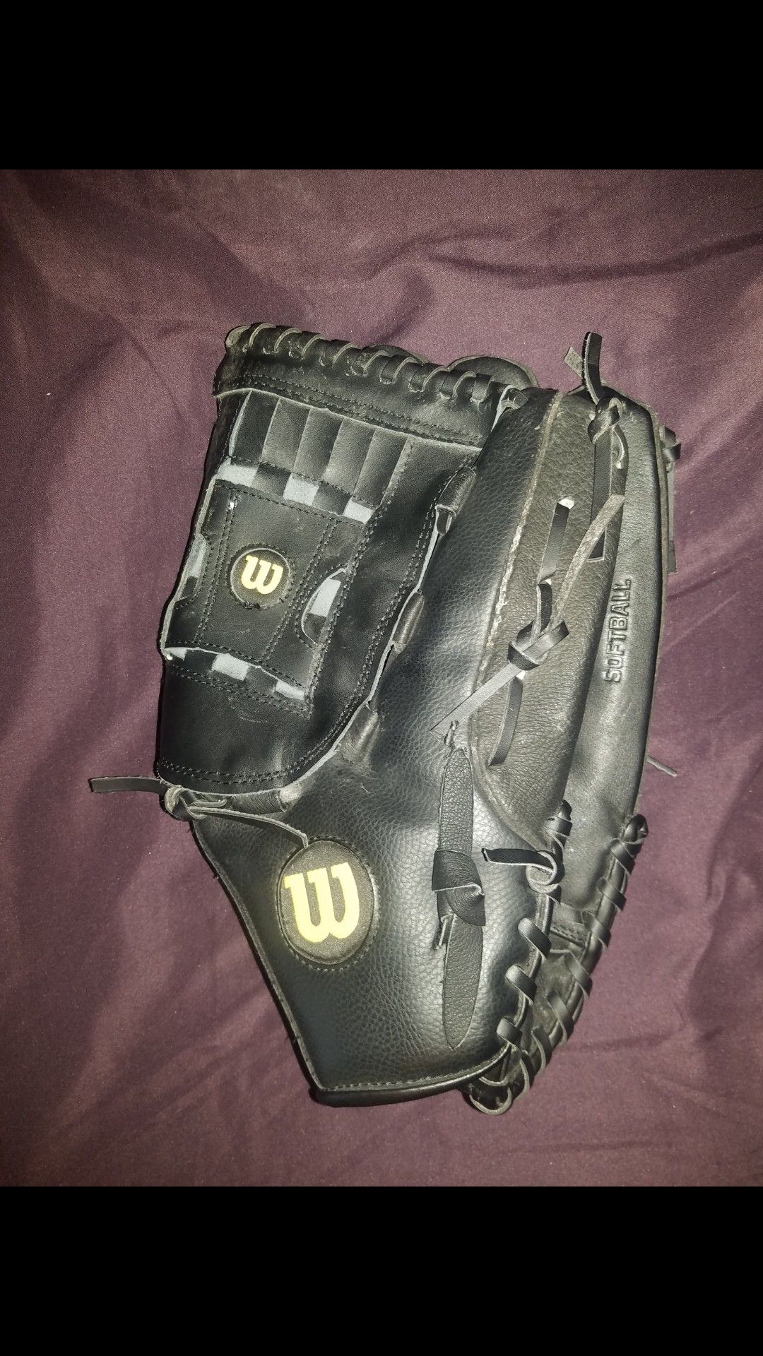 14" Wilson Elite softball mitt / glove
