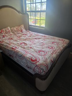 Queen bedframe and matress set