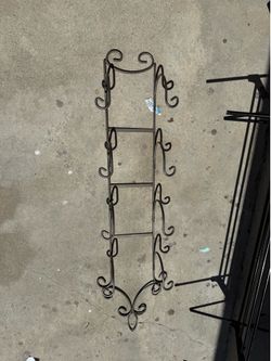 Metal towel holder