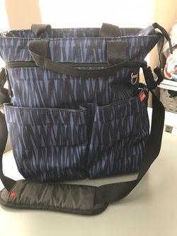 Skip hop messenger diaper bag