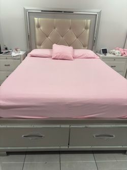 Queen bed