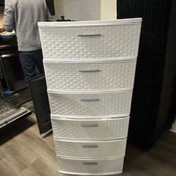 6-Drawer Plastic Storage Dresser – Lightweight & Spacious