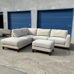 Living Spaces Sectional Couch With Ottoman 🛻Delivery Available🛻