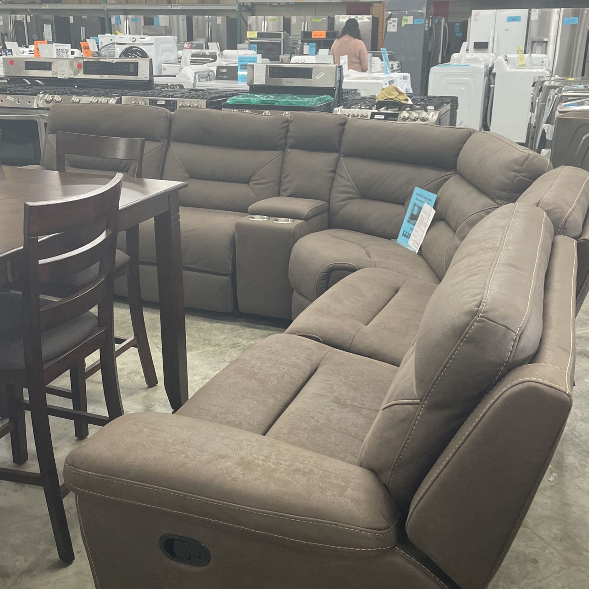 FLETCHER 6 PIECE FABRIC RECLINING SECTIONAL for Sale in Ontario