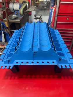 Engine valve train organizer