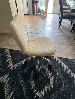 Makeup chair