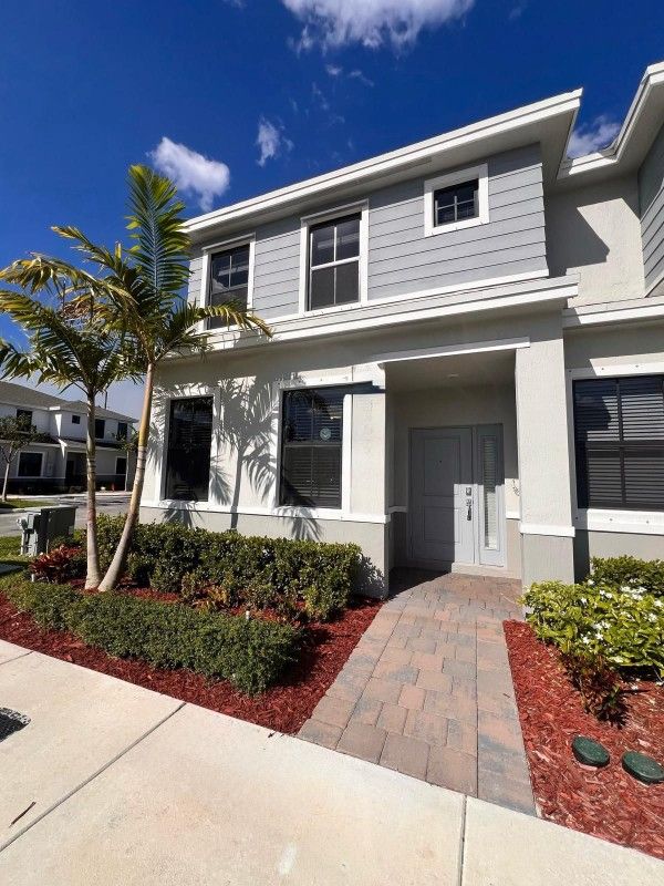 Immaculate Brand-New Townhome – Never Lived In