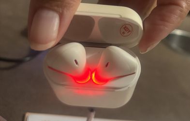 Earbud Bluetooth $30