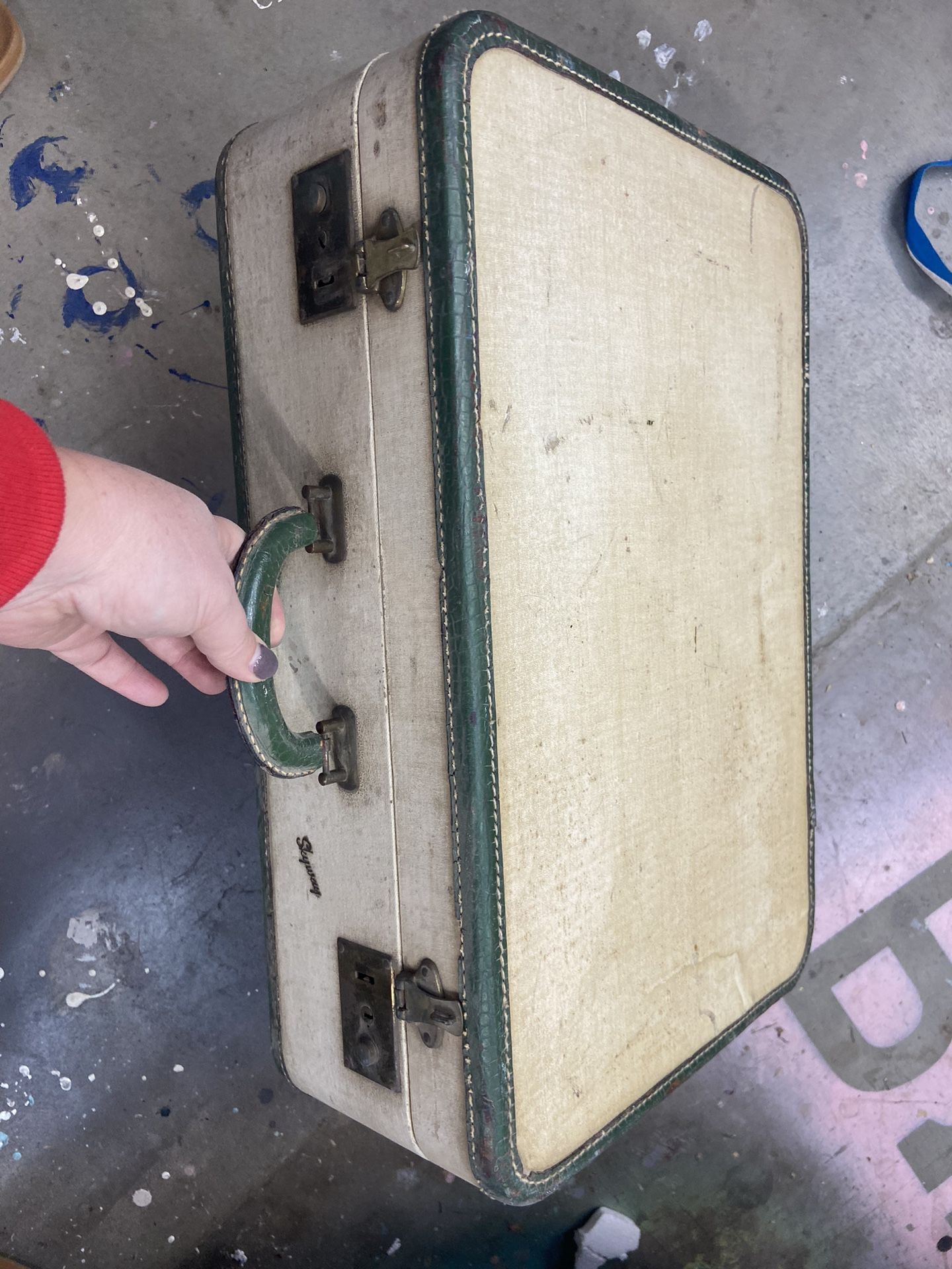 Vintage Suitcase. Christmas Colors.  Skyway Brand. 