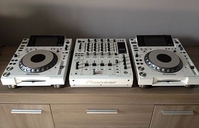 White CDJ 2000s Pioneer Limited RARE