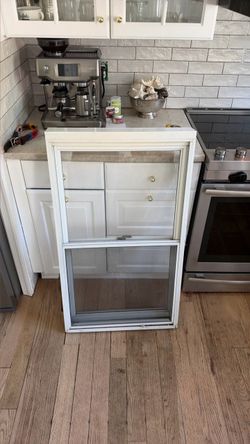Double hung window for sale “42x24”