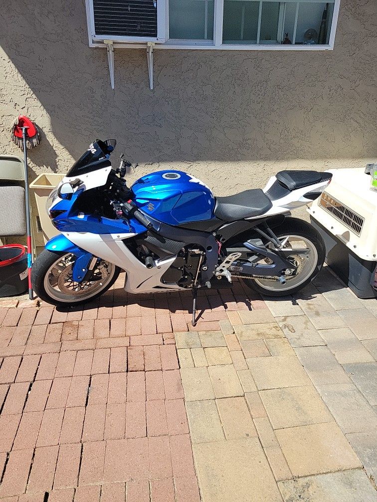 Photo 2011 Suzuki GSXR600