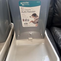 Auto Waterer and Auto Feeder 