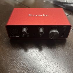 Focusrite Solo 3rd Gen & XLR Cable